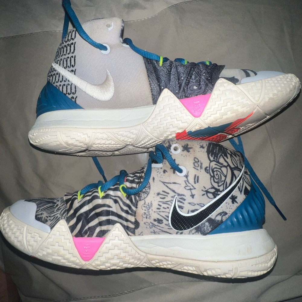 Nike Kyrie “ Kybrjd S2” basketball sneakers Mens Sz 7